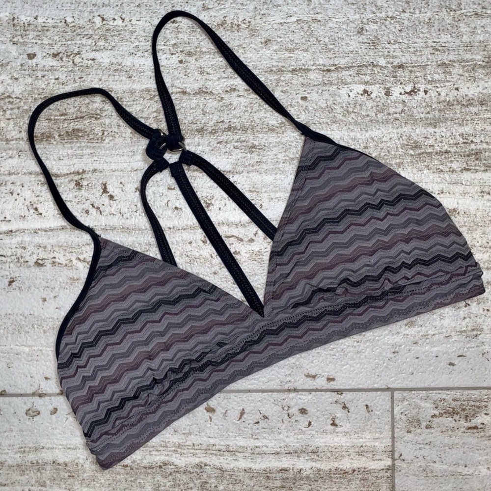 Athleta adjustable Swimsuit Top. Size XS‎